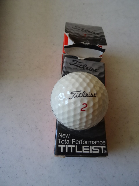 lot 105 image: 3 Titleist Vintage Golf Balls