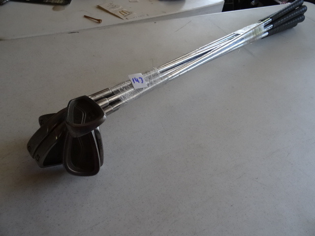 lot 143 image: Crown Viper Irons 4-SW
