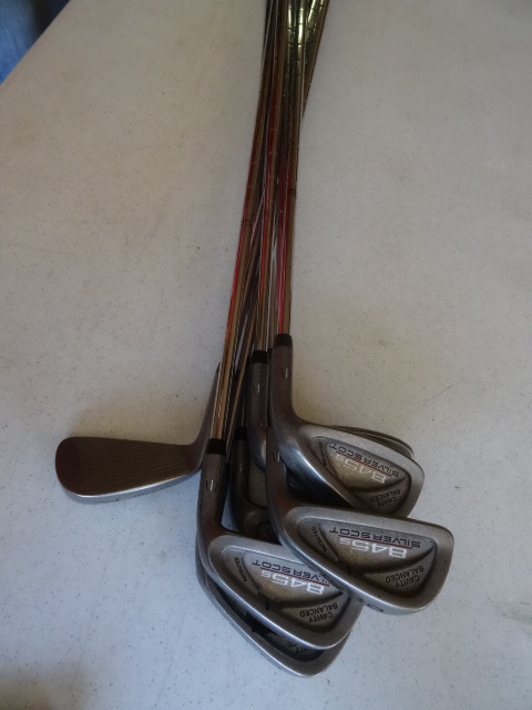lot 153 image: Tommy Armour 845 Silver Scot Irons.