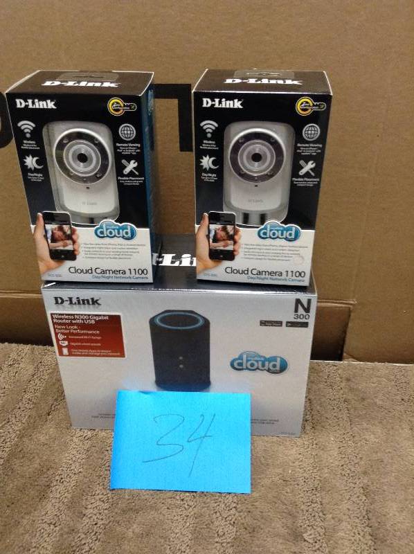 lot 34 image: D-Link Router and 2 cloud 1100 cameras new