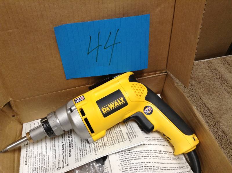 lot 44 image: DeWalt DW272 HeavyDuty Drywall Screwdriver