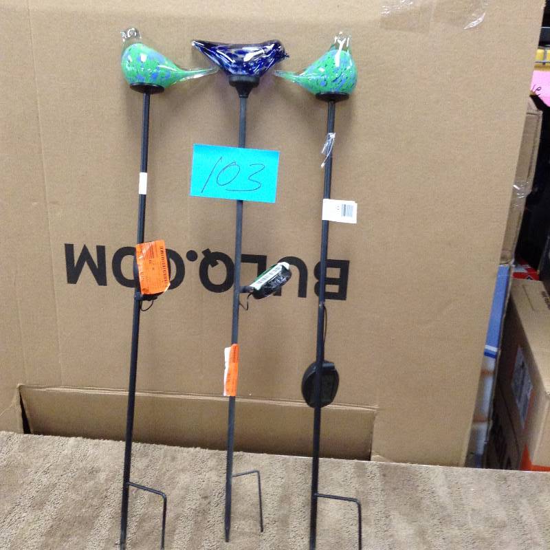 lot 103 image: Lot of 3 Solar Glass Bird Garden Stake