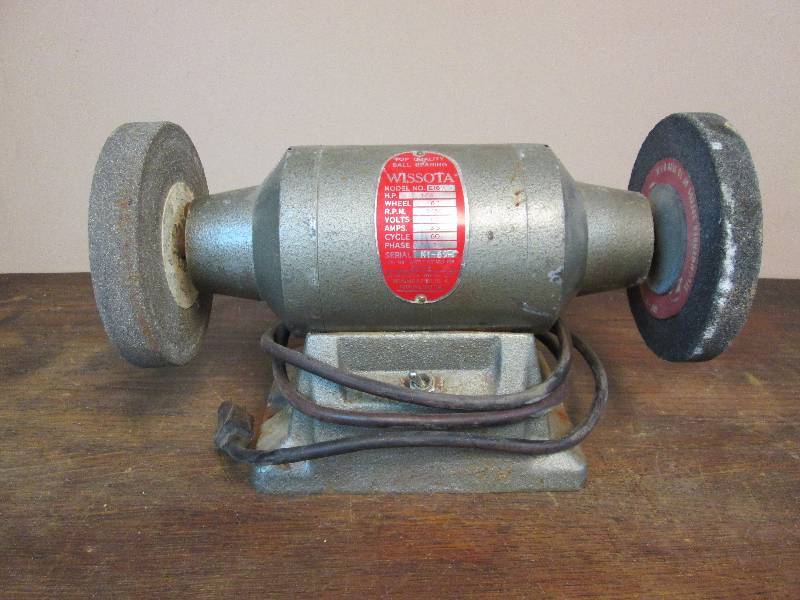 lot 9 image: Wissota E16  6 industrial Grinder.