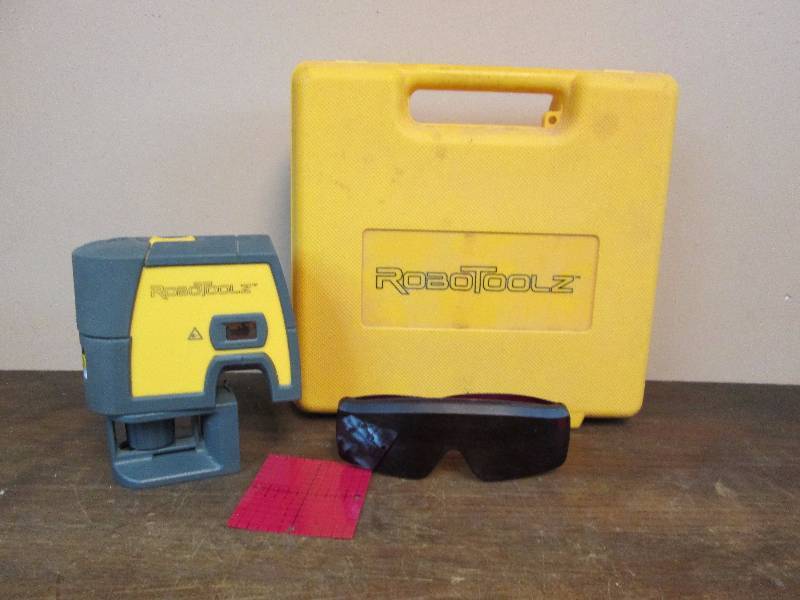 lot 11 image: RoboToolz Square & Plum Laser