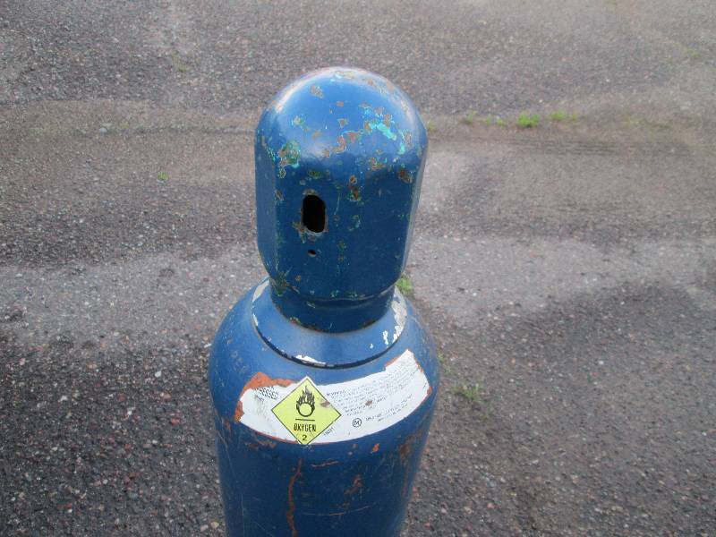lot 16 image: Oxygen Tank