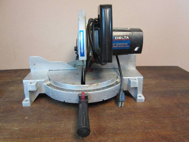 lot 20 image: 10 Delta Compound Miter Saw