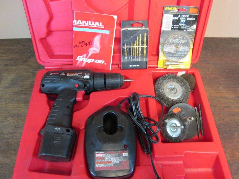 lot 24 image: Snap on Cordless Drill