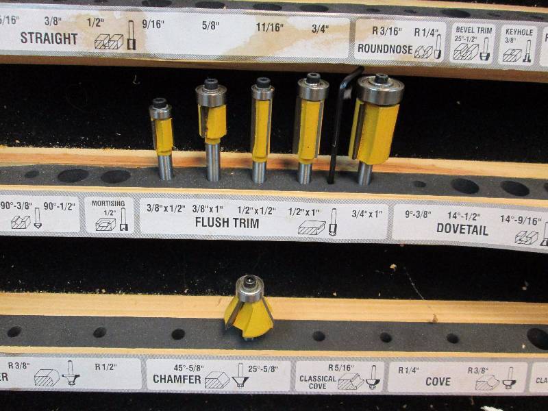 lot 27 image: 6 Carbide Router Bits With Case