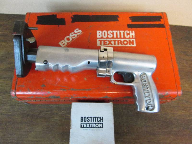 lot 31 image: Bostitch Textron Boss Nailer
