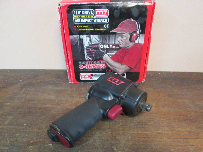 lot 35 image: M7 12 Impact Driver