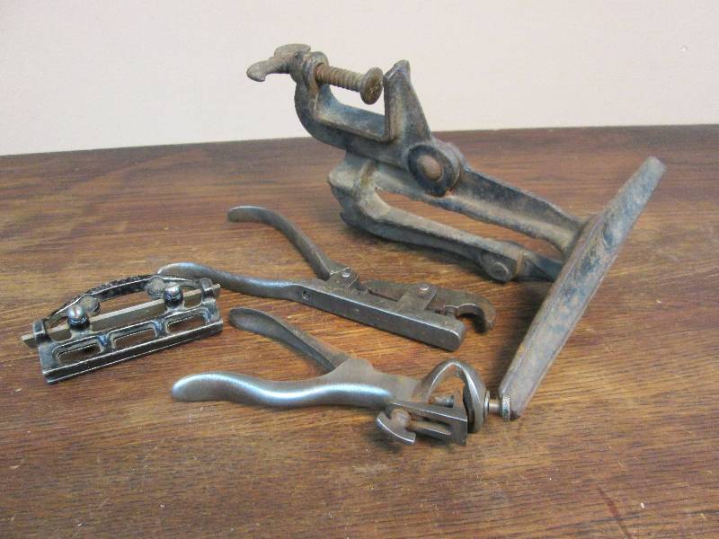 lot 44 image: Saw sharping Tools
