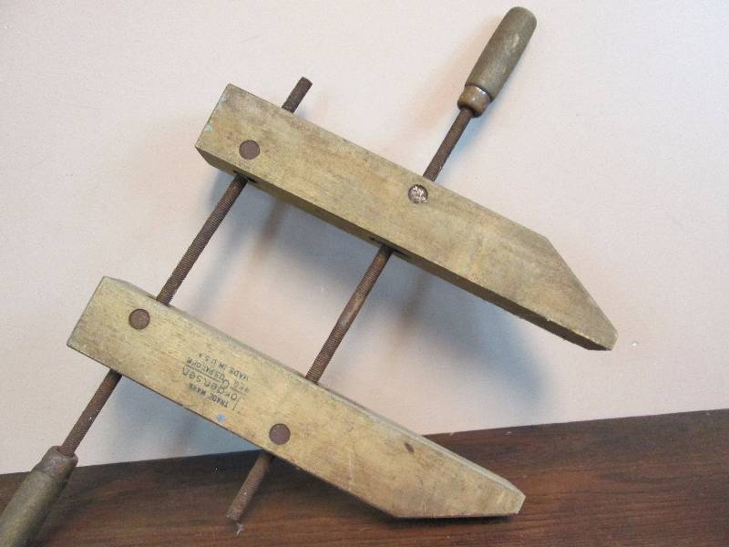 lot 47 image: 16 Jorgenson Clamp