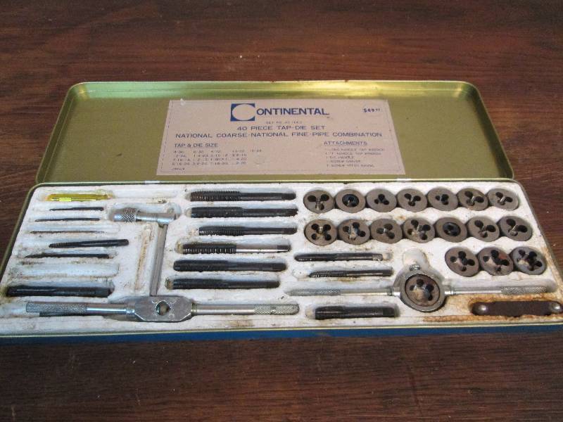 lot 53 image: Small Tap & Die Set