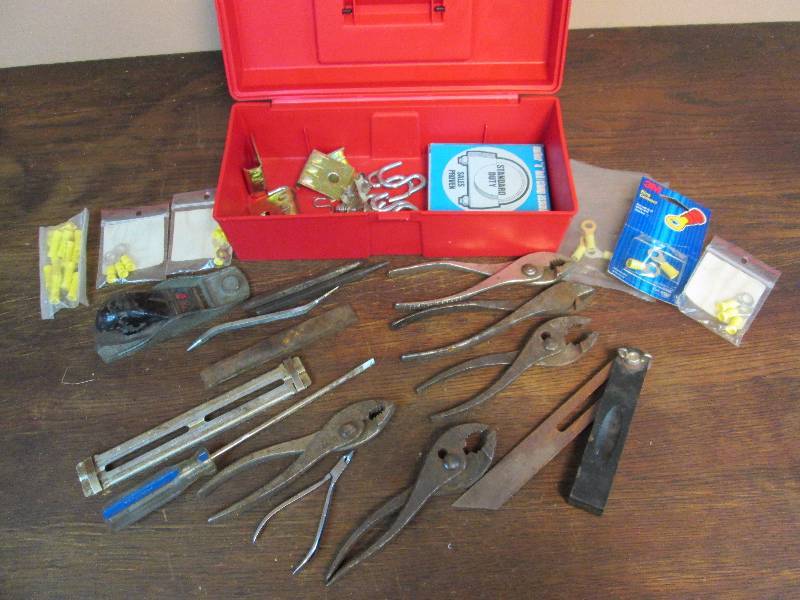 lot 63 image: Tool Box