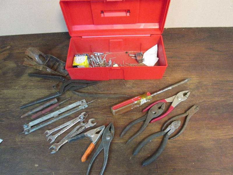 lot 64 image: Tool Box