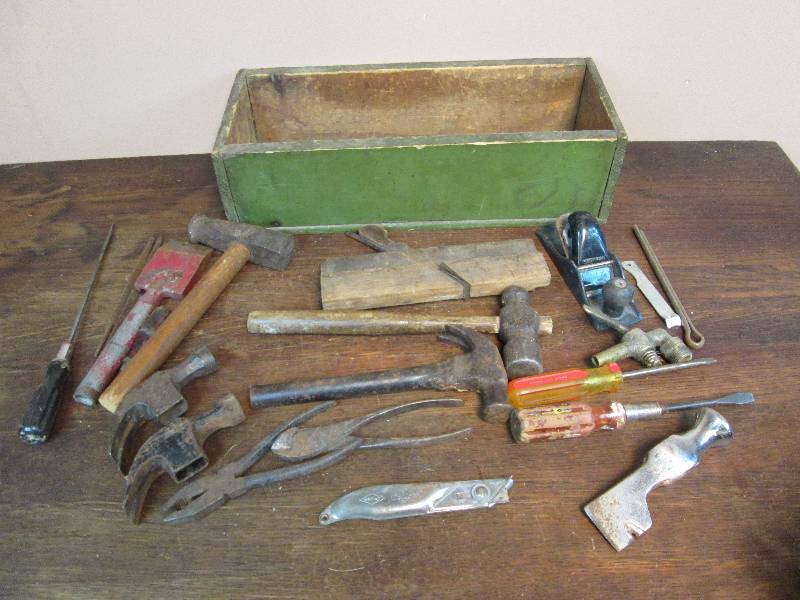 lot 72 image: Assorted Tools