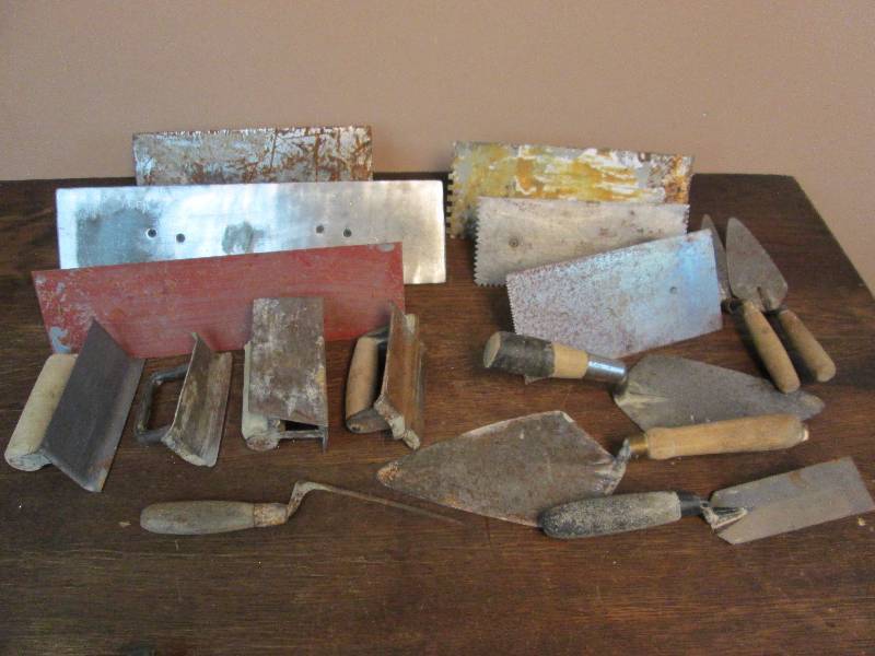 lot 82 image: Cement tools