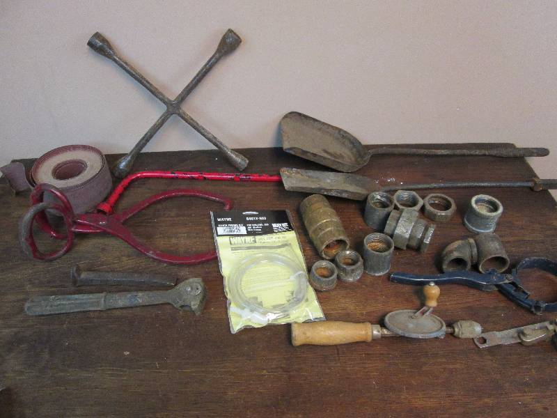 lot 83 image: Pipe Fittings