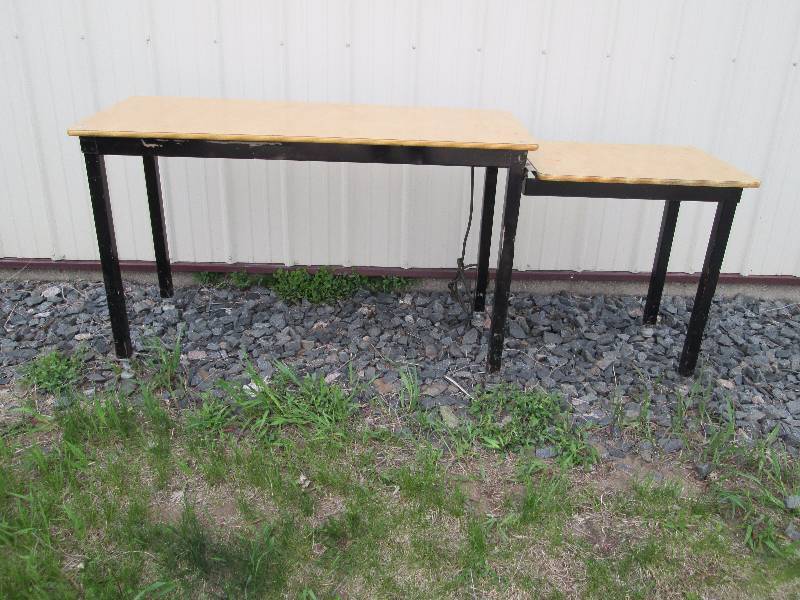 lot 2 image: Electrified Work Station