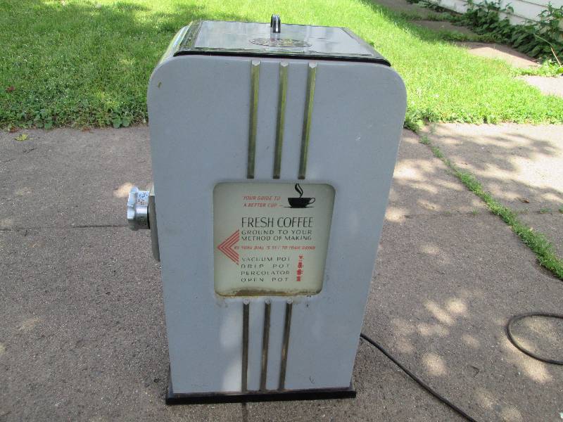 lot 5 image: Vintage Hobart Store Coffee Grinder