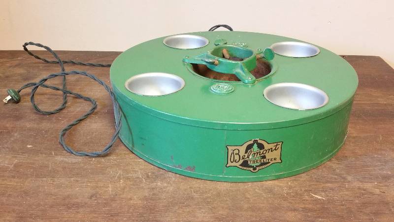 lot 160 image: Vintage Belmont Treeliter Christmas Tree Stand