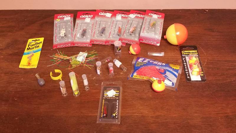 lot 100 image: Assorted Group of Fishing Tackle, Lures, Etc.