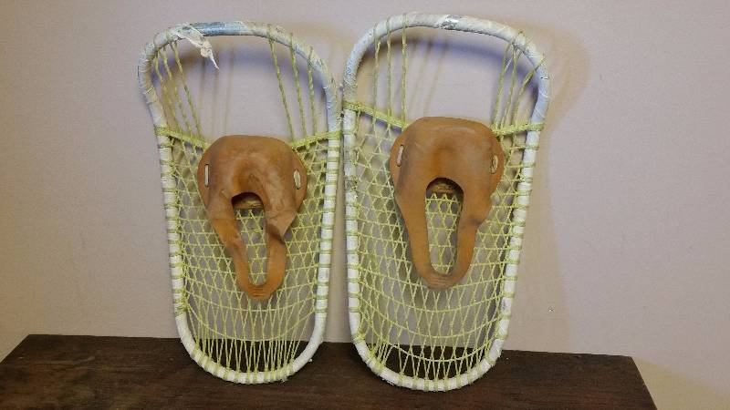 lot 118 image: Pair of Snowshoes