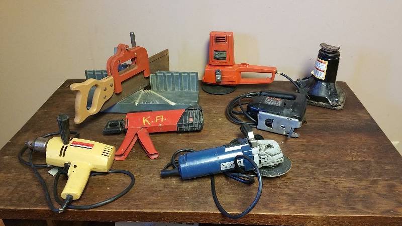 lot 121 image: Group of Power Tools, Miter Box, Hydraulic Jack