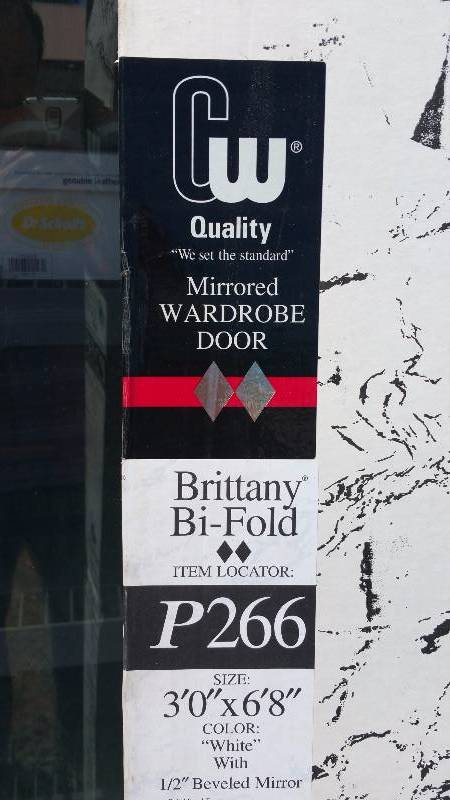 lot 309 image: Contractors Wardrobe Mirrored Wardrobe Bifold Doors