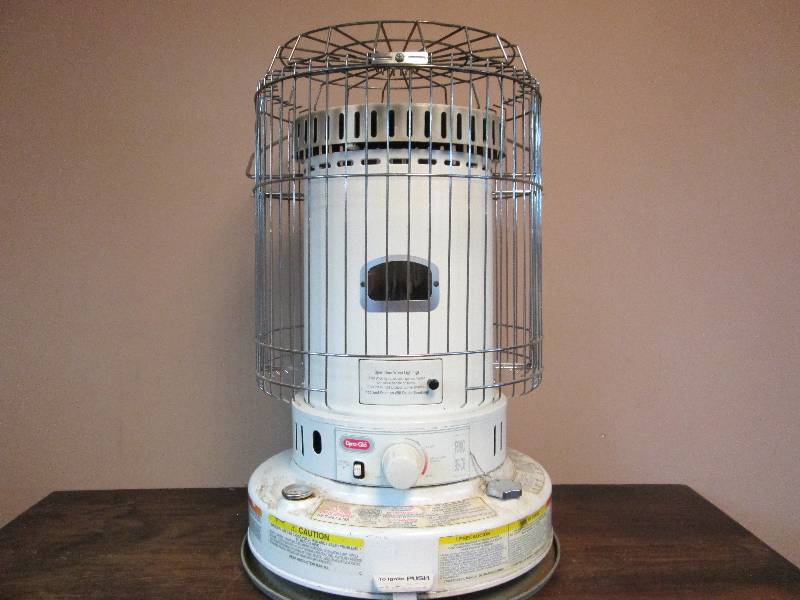 lot 182 image: Dyna Glo Kerosene Heater