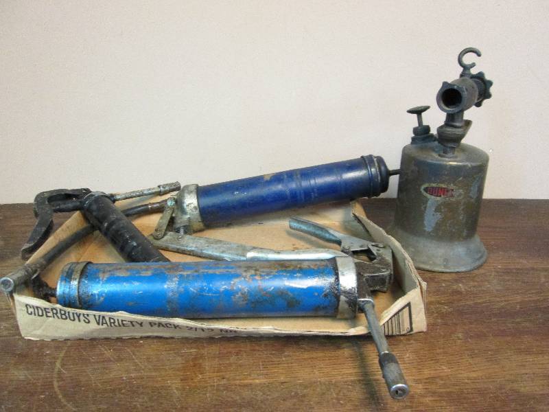 lot 192 image: Grease Guns