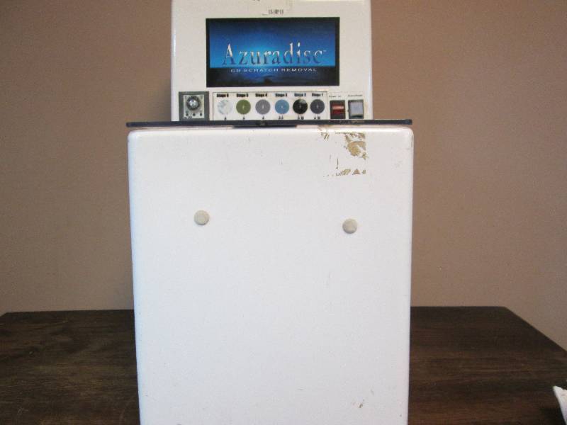 lot 196 image: Azuradisc CD Polisher