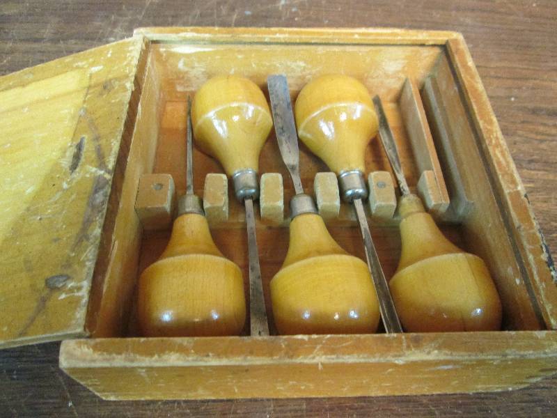 lot 201 image: Miller Falls Chisel Set
