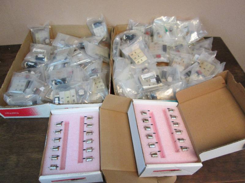 lot 202 image: Electronic Parts