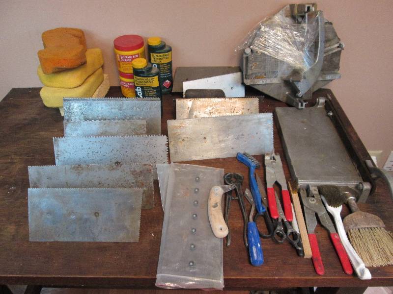 lot 222 image: Tile tools