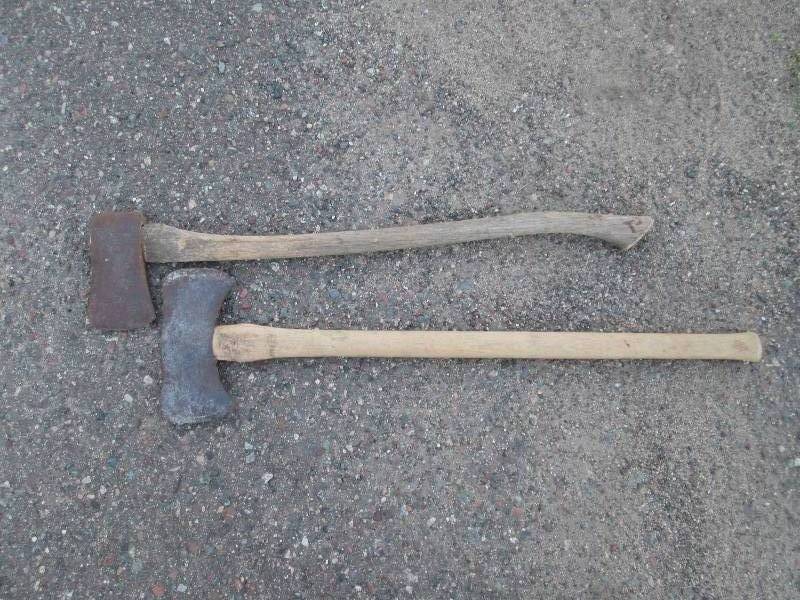 lot 230 image: True Temper Flint Edge Axes