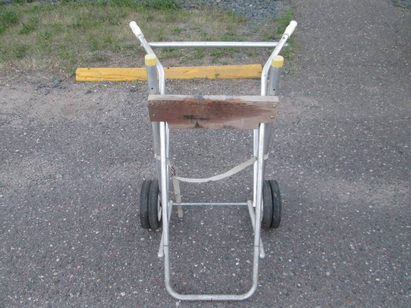 lot 237 image: Boat Motor Stand