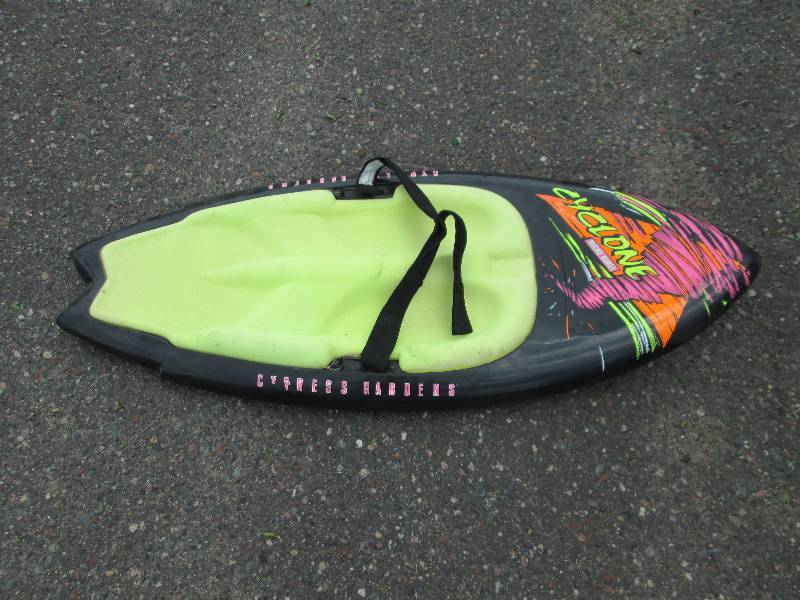 lot 270 image: Cyclone Knee Board