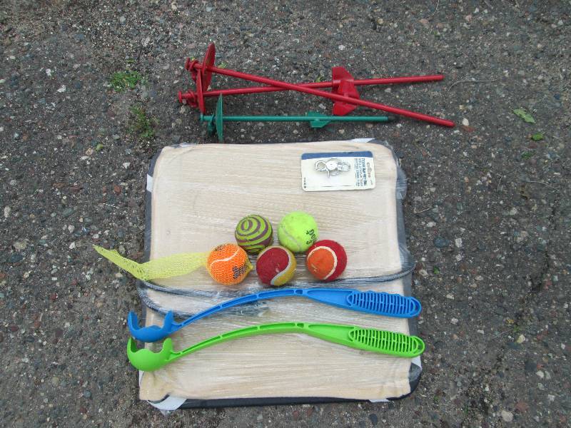 lot 278 image: Dog Toys
