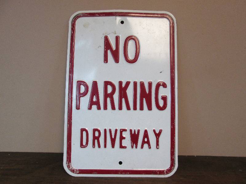 lot 292 image: No Parking Sign