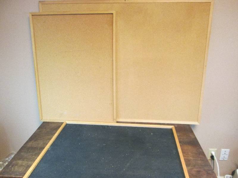 lot 302 image: 3 Cork Boards