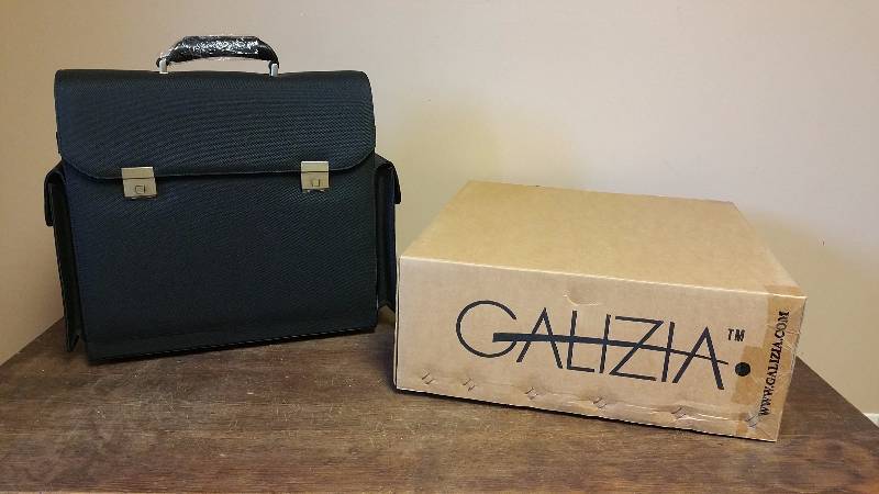 lot 166 image: NEW Galizia Portable Leather Vinyl Workstation Laptop Briefcase Black Case