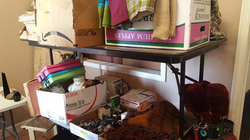 lot 325 image: 6 Foot Sturdy Folding Table