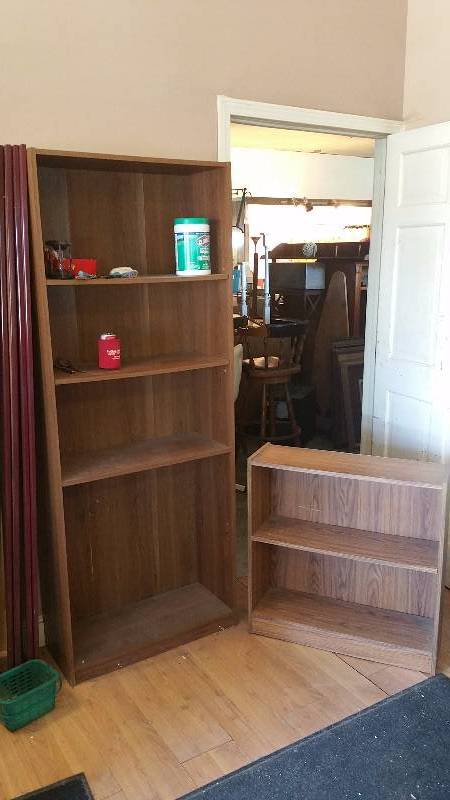 lot 328 image: 4 Shelf Bookcase & 2 Shelf Bookcase