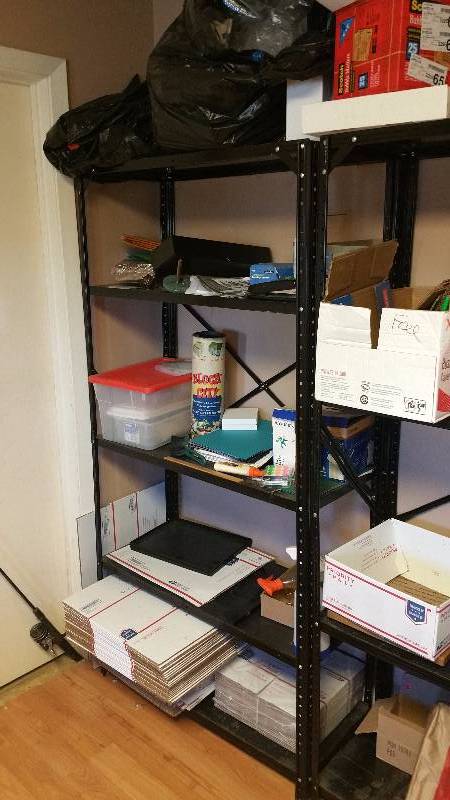 lot 330 image: Sturdy 5 Shelf Metal Racking
