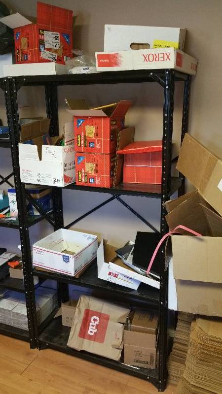 lot 331 image: Sturdy 5 Shelf Metal Racking