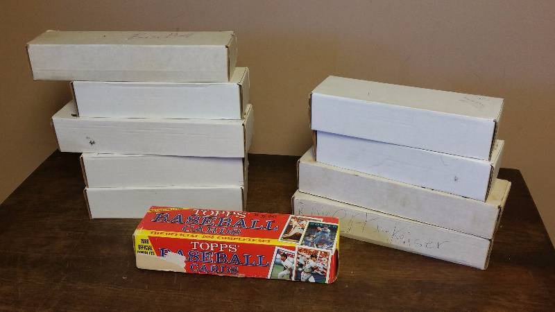 lot 361 image: Large Group of Baseball Cards