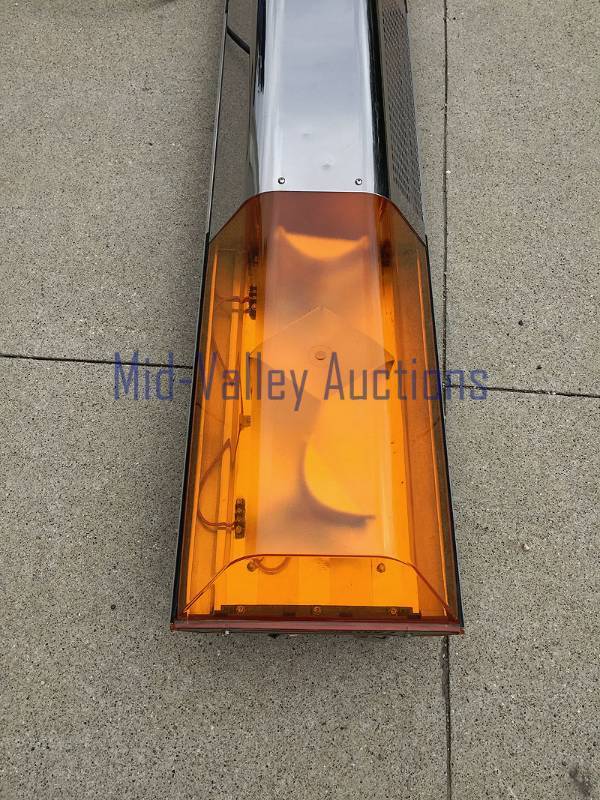lot 60 image: Emergency Light Bar