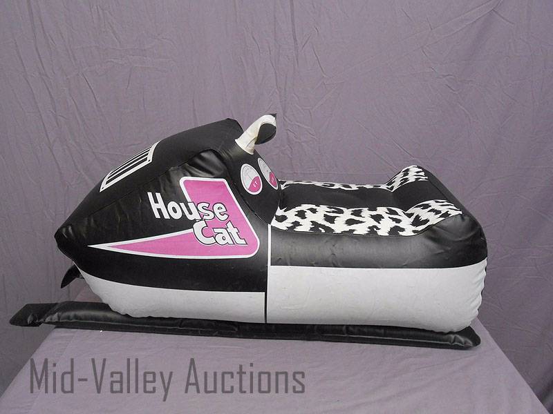 lot 36 image: Artic Cat House Cat