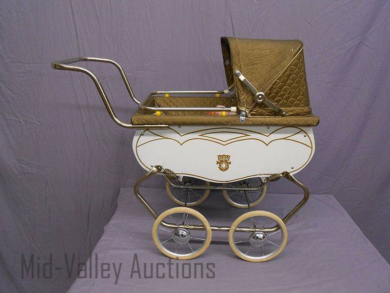 lot 24 image: Vintage Doll Carriage